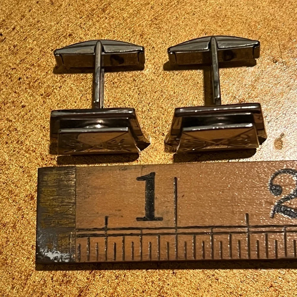 VINTAGE MEN’S FASHION CUFFLINKS.